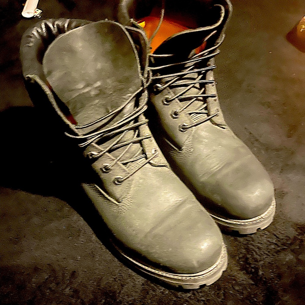 Timberland Boots. Size 10.5. Black Slightly worn